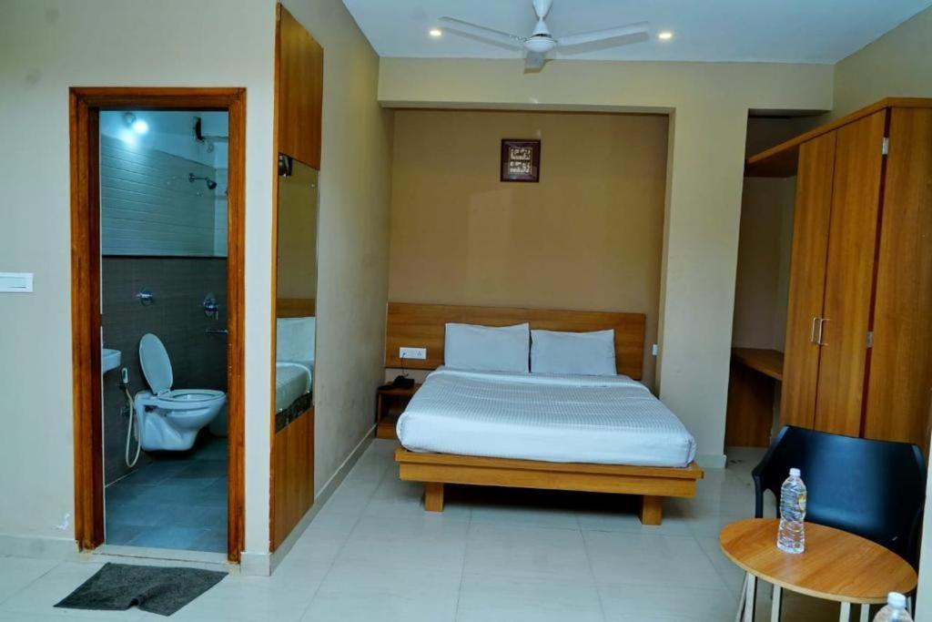 Samasth Rooms And Suits Mysore Bagian luar foto
