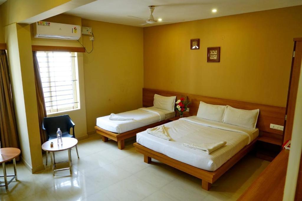 Samasth Rooms And Suits Mysore Bagian luar foto